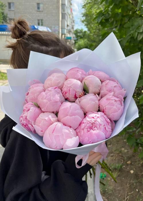 Букет 15 пионов «Барселона»